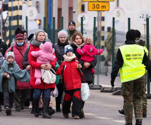 Польща зменшує підтримку біженців: що зміниться
